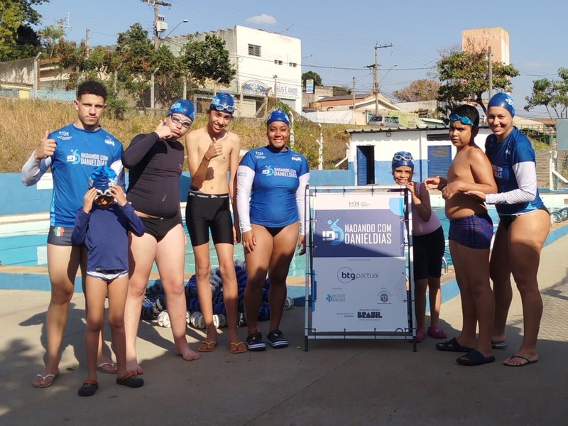 Sorrisos e ansiedade marcam início das aulas do Nadando com Daniel Dias em Limeira (SP)